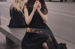 开云体育登录-恩比德浴血定乾坤，掘金铁蹄踏平勇士，时代转型的双重变奏