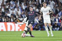 开云体育下载-皇家马德里客场战平，积分领先保持