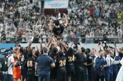 开云体育平台APP-HLE横扫C9，Caps开启传奇时刻四强赛3:2（洛杉矶）