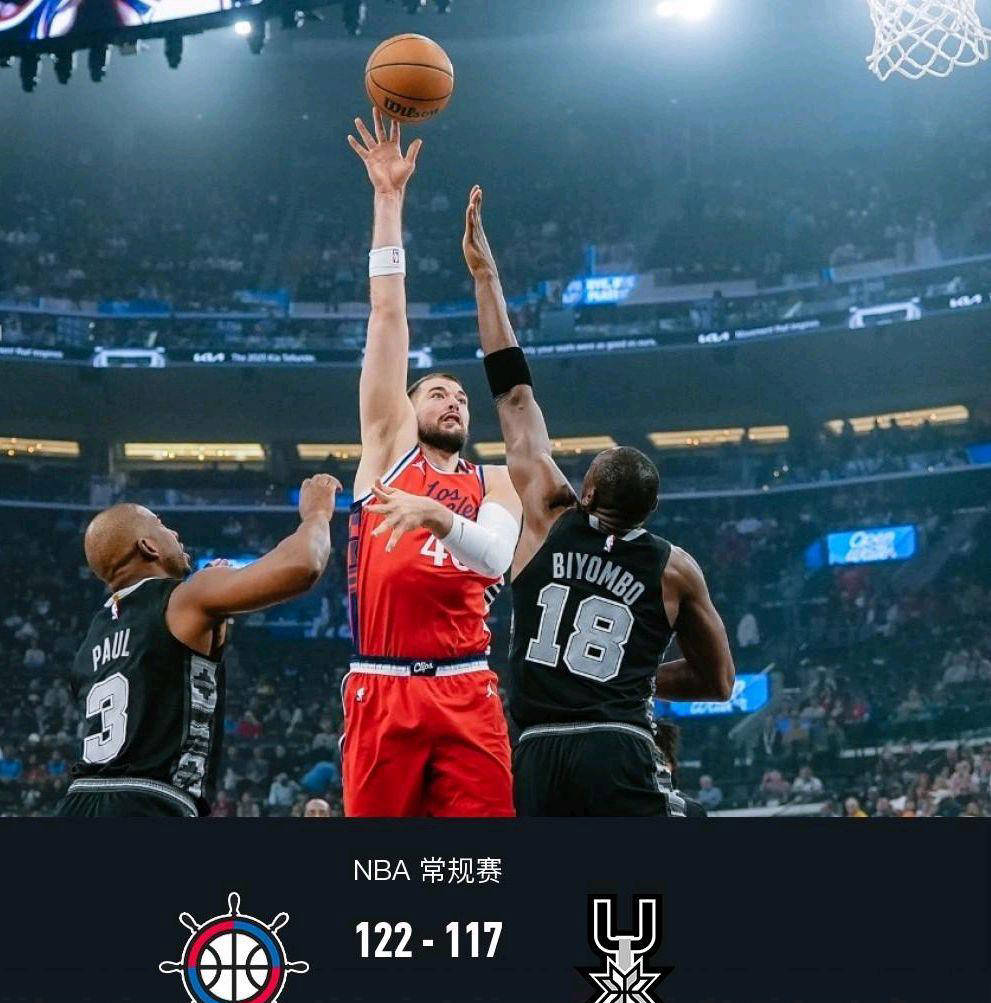 NBA球队在比赛中迎来一场惊险的加时赛胜利