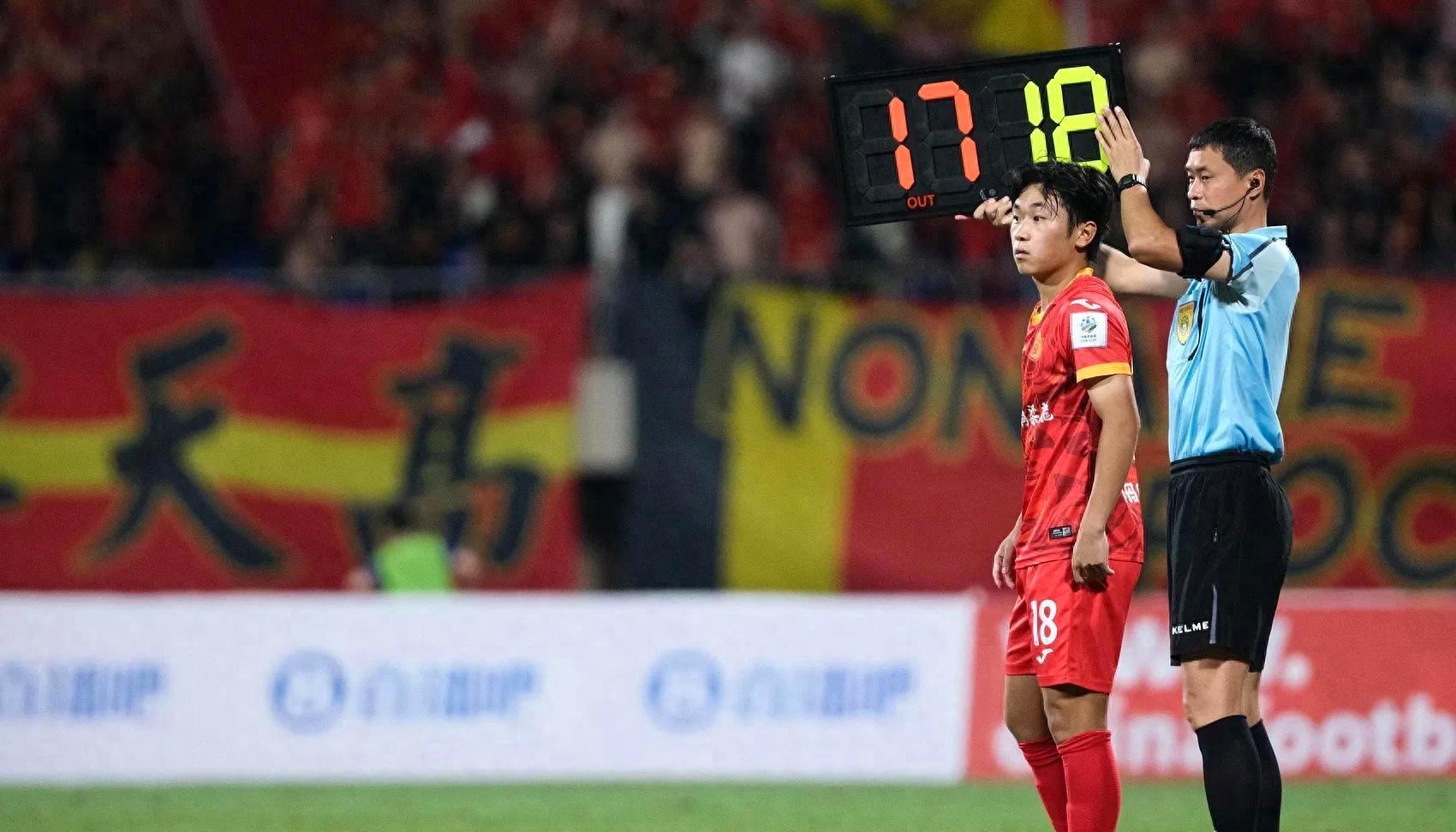 关于国际足坛：南亚球队在全球比赛中取得佳绩的信息