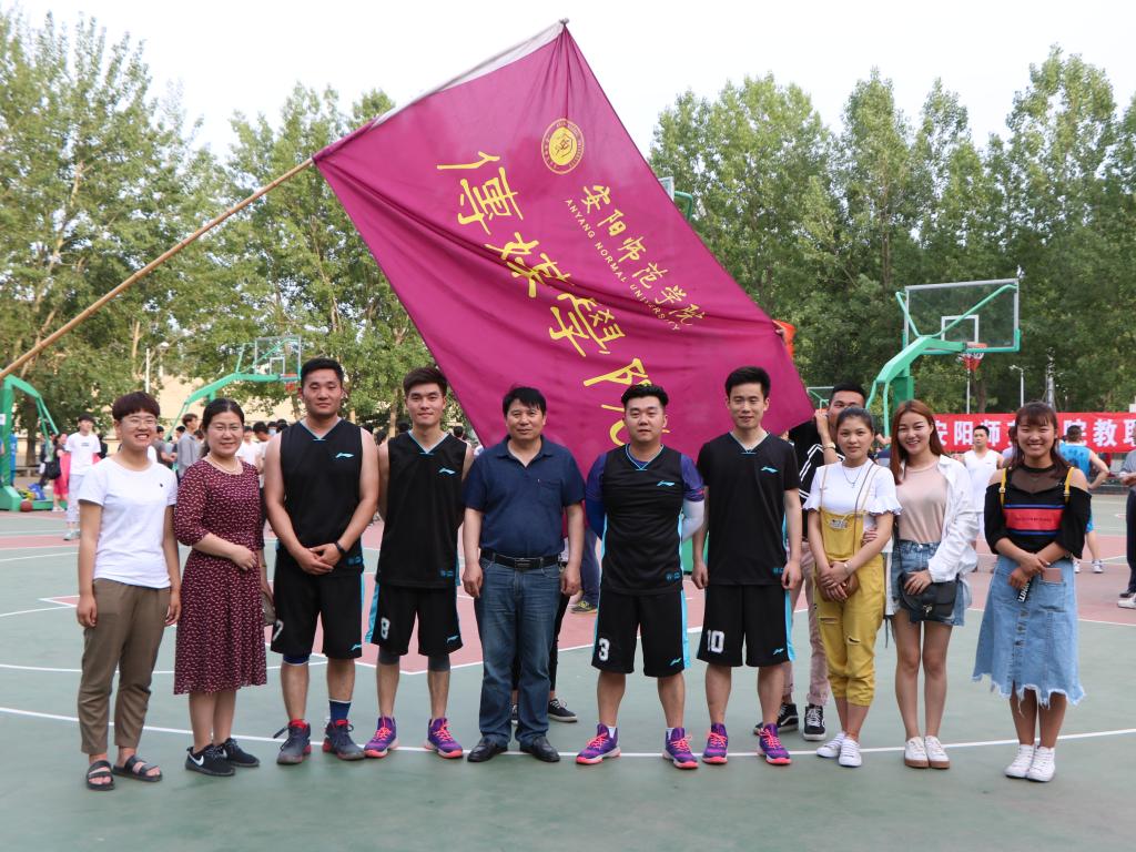 贵州队在比赛中成功晋级八强