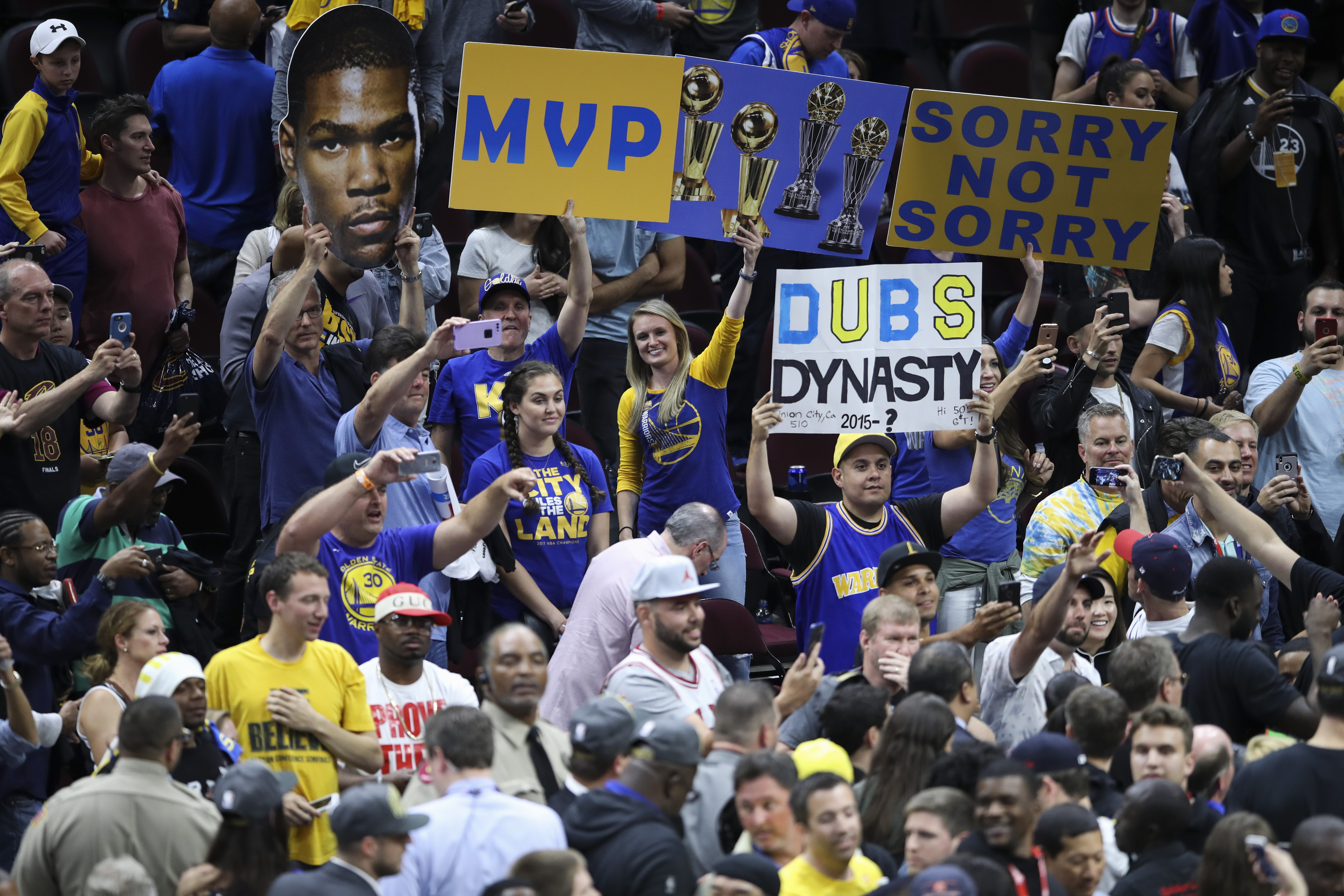 勇士时隔一年再度登顶总冠军赛的简单介绍