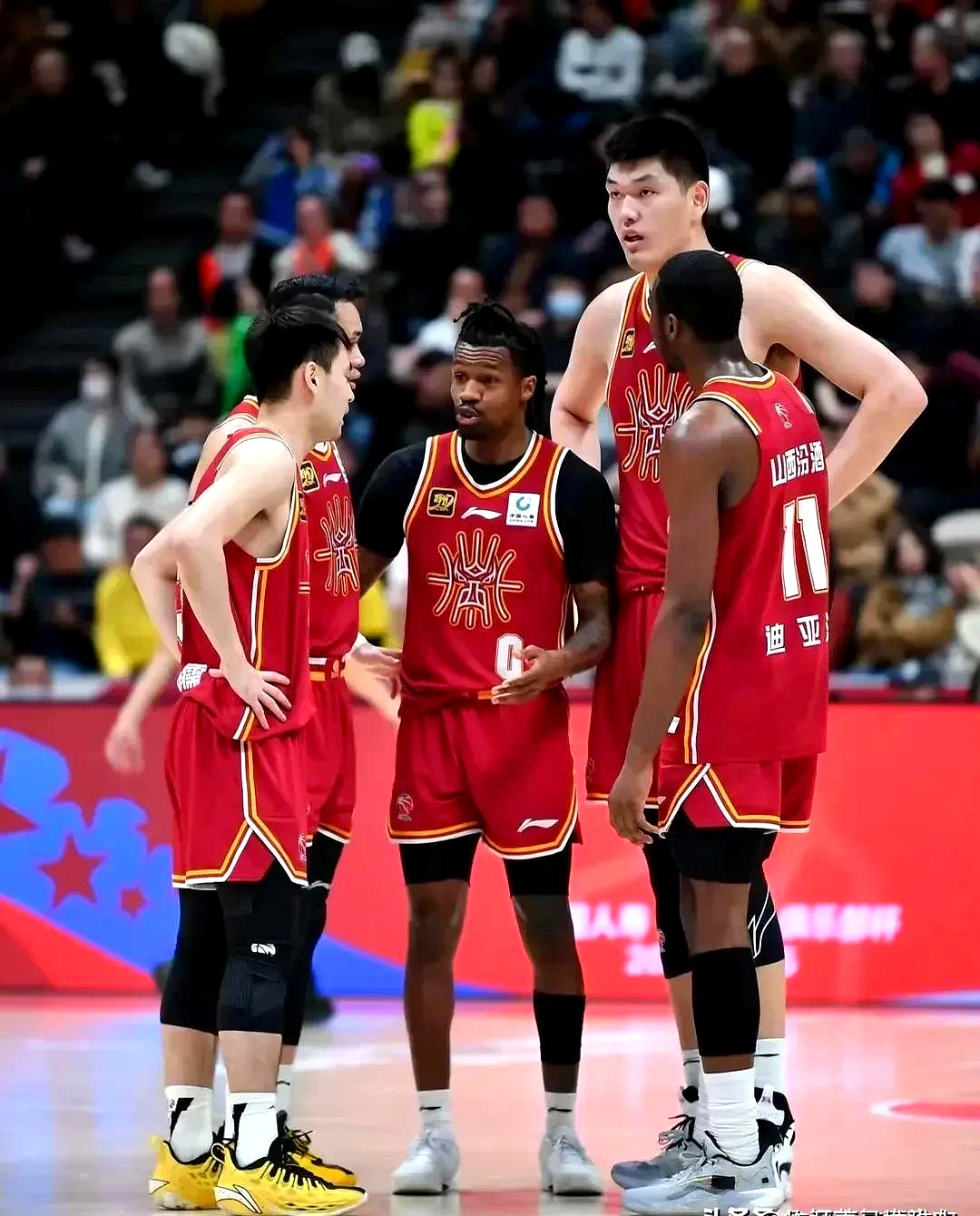 山西队鏖战吉林队,西亚卡姆带队取胜 山西队鏖战吉林队,西亚卡姆带队取胜