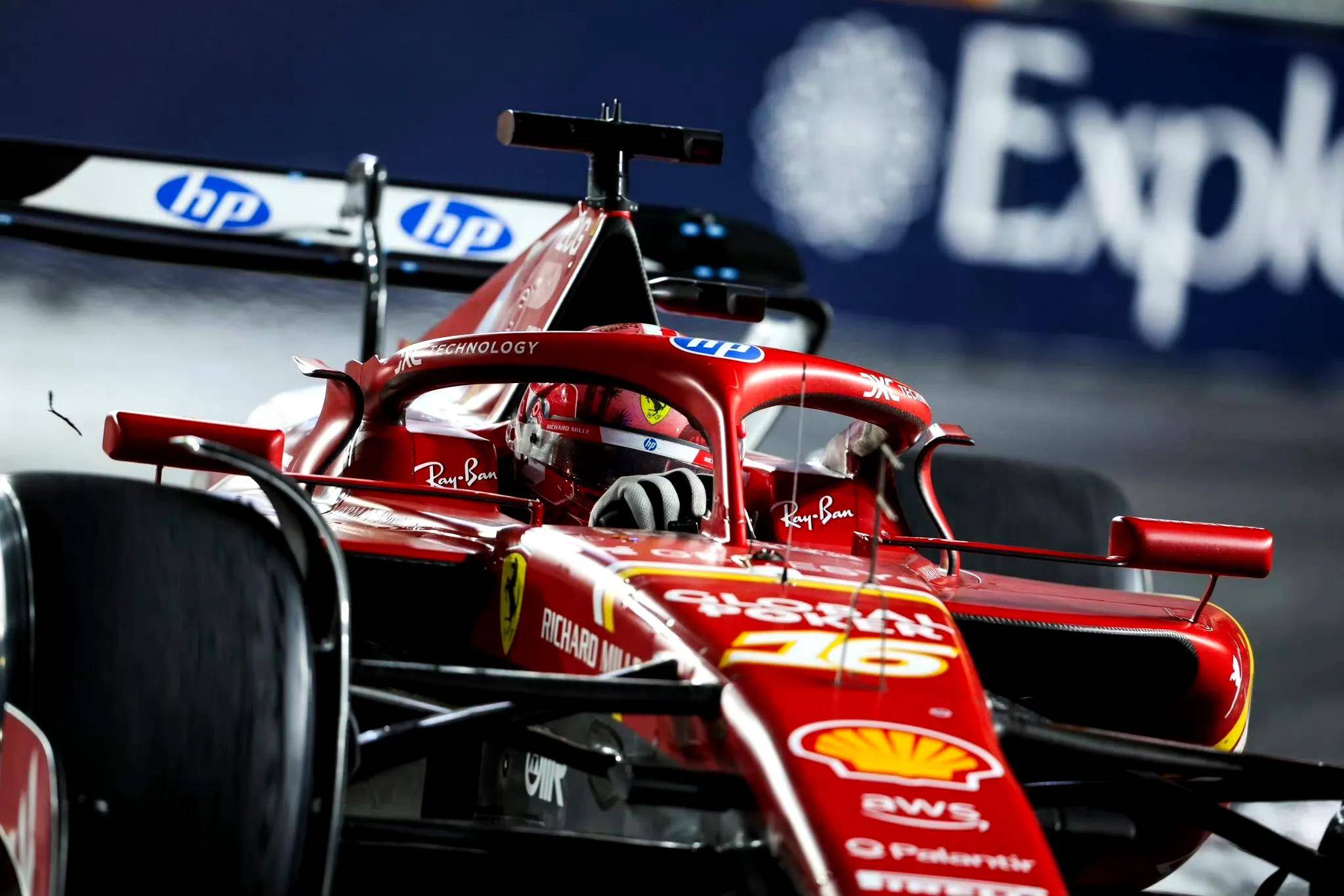 索伯车队横扫红牛车队,塞恩斯惊艳四座 索伯车队横扫红牛车队,塞恩斯惊艳四座