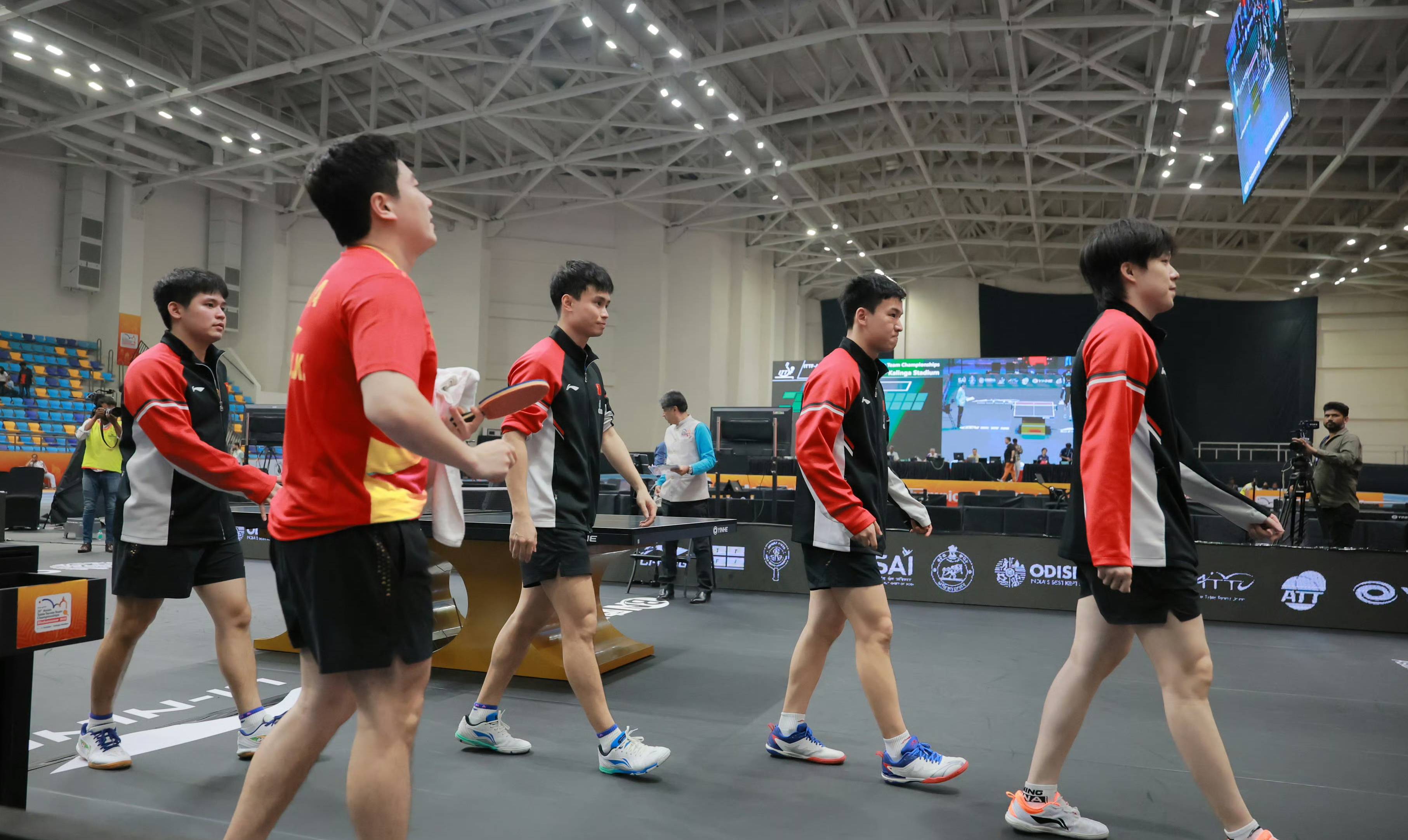 中国队轻取韩国队，林高远刷新纪录