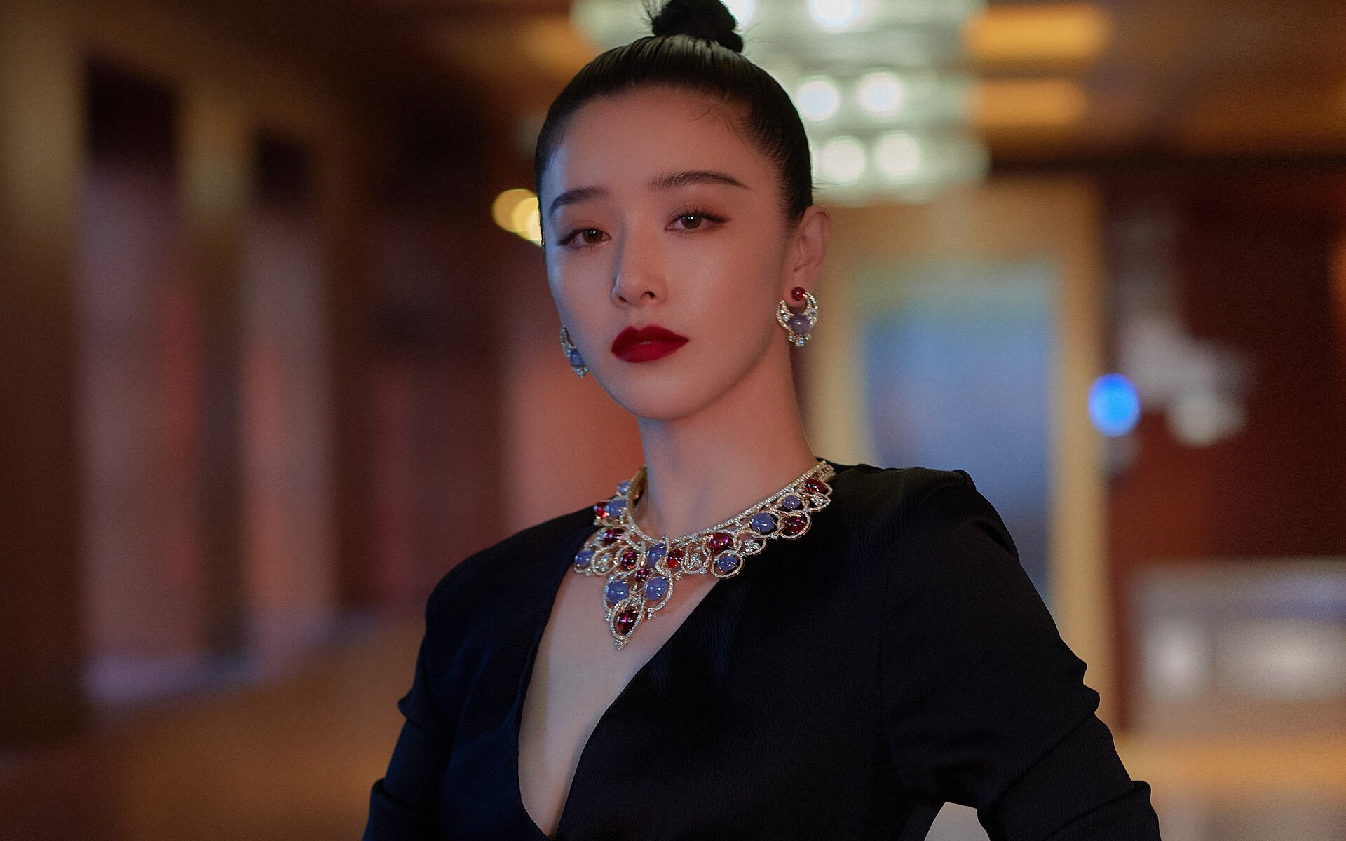 当巨压倾覆,是匍匐成尘,还是淬火为锋?罗德里与克罗地亚的压力辩证法