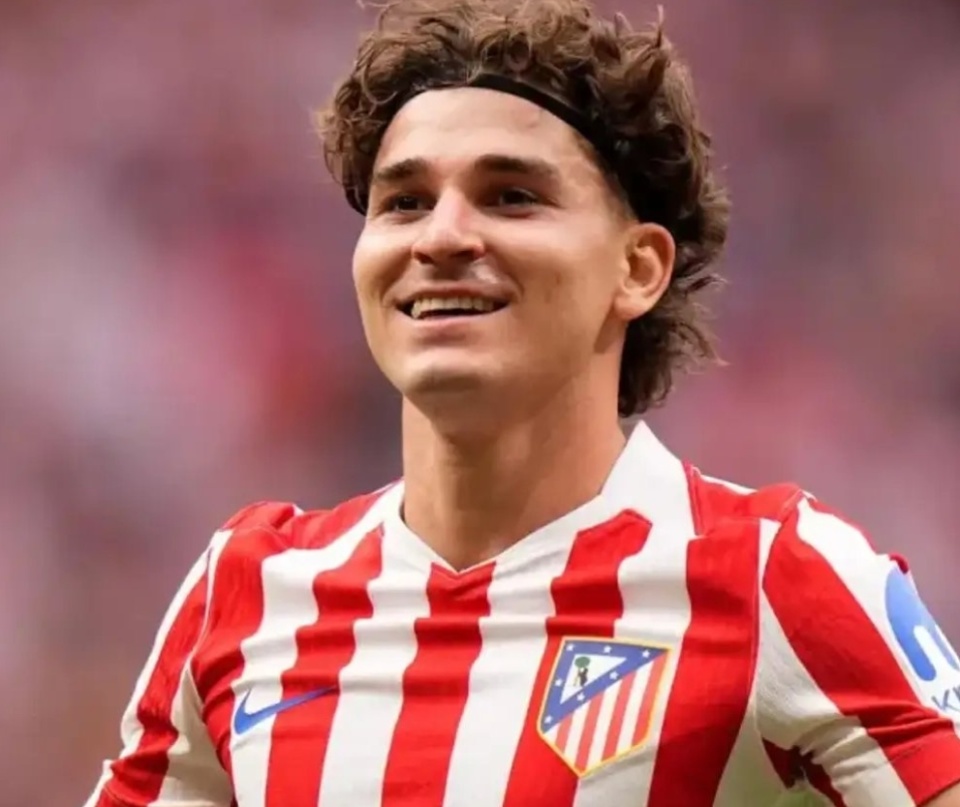 阿尔瓦雷斯扛起全队，亚特兰大鏖战曼城